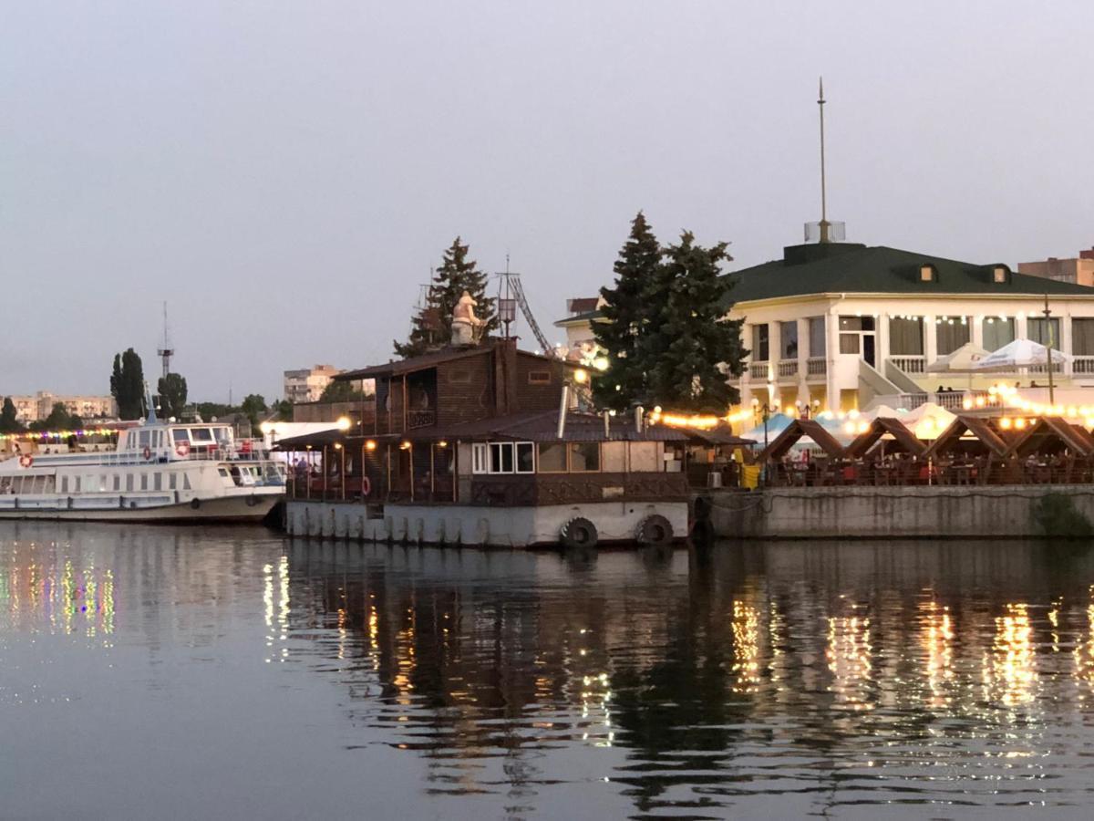 Новая Красивая Квартира. Cherkasy Exterior photo